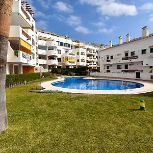 Apartment Urb Pueblo Del Parque, Luxury 2 Bedroom Apartment. Fantastic Location., Benalmadena